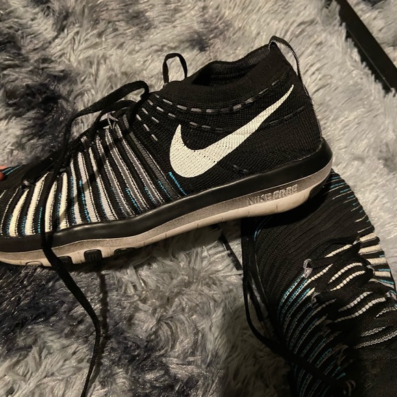 Nikes - Picture 2 of 3